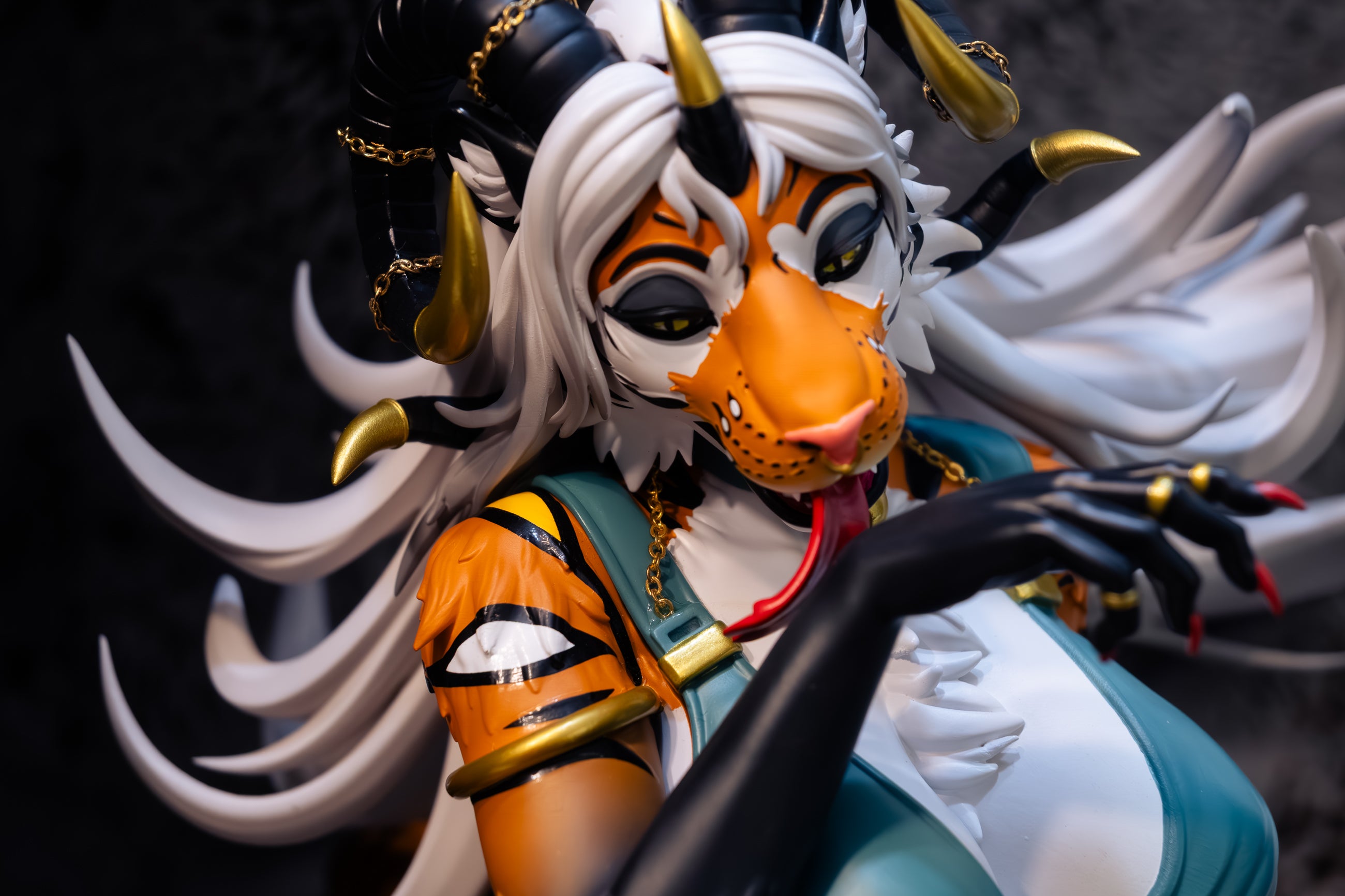 Hervy 1/7 Scale Figure - Hand Painted Resin Statue