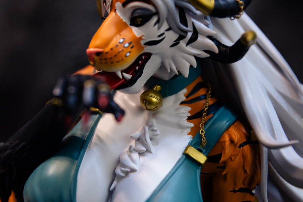 Hervy 1/7 Scale Figure - Hand Painted Resin Statue