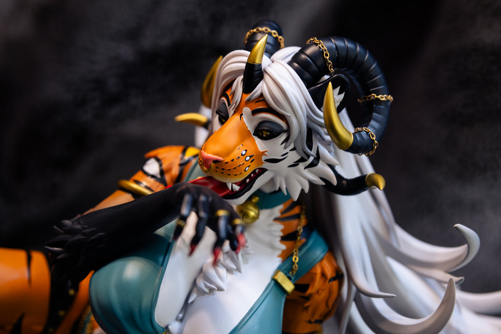 Hervy 1/7 Scale Figure - Hand Painted Resin Statue